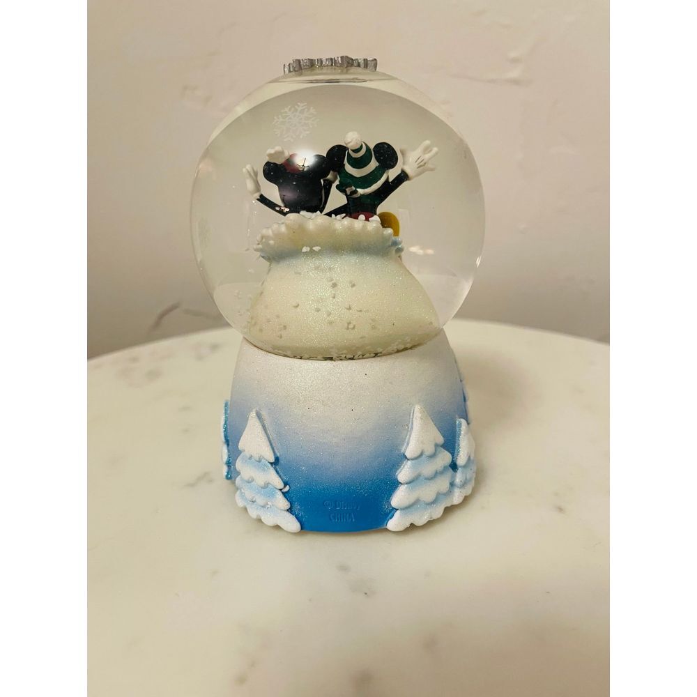 Disney Mickey and Minnie Snow Globe‎ 2006 - Picture 4 of 9